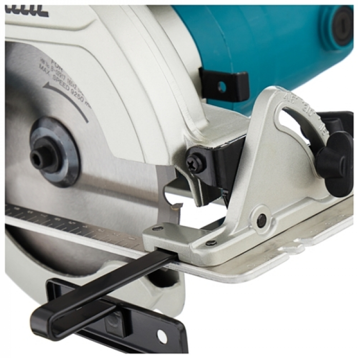   Makita HS6601